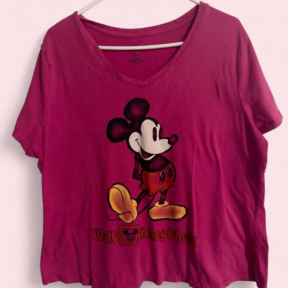 Disney Women's Pink and Purple T-shirt